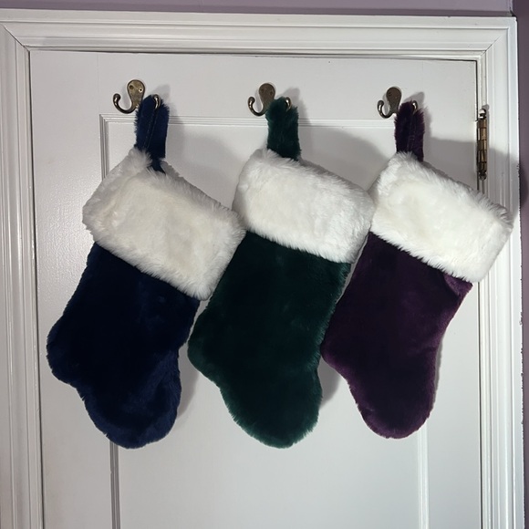 Velvet Christmas š Stockingās - Picture 2 of 5